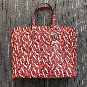 Christian Louboutin East West Cabata Tote Bag Patent Ginzana Loubi