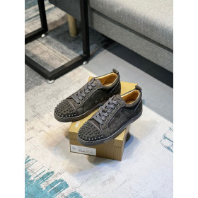Christian Louboutin Louis Junior Spikes Low-top Sneaker Veau Velours Olive